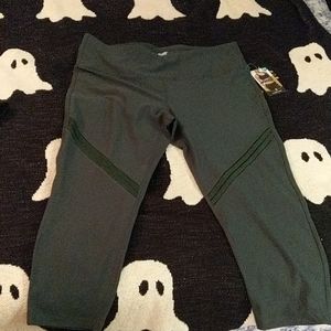 Avia workout capris leggings